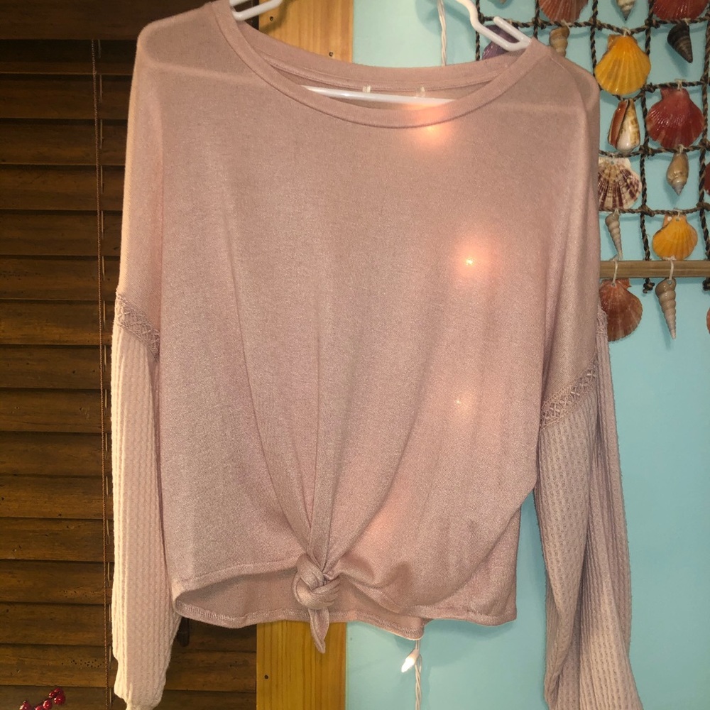 Soft long sleeve shirt with tie infront
